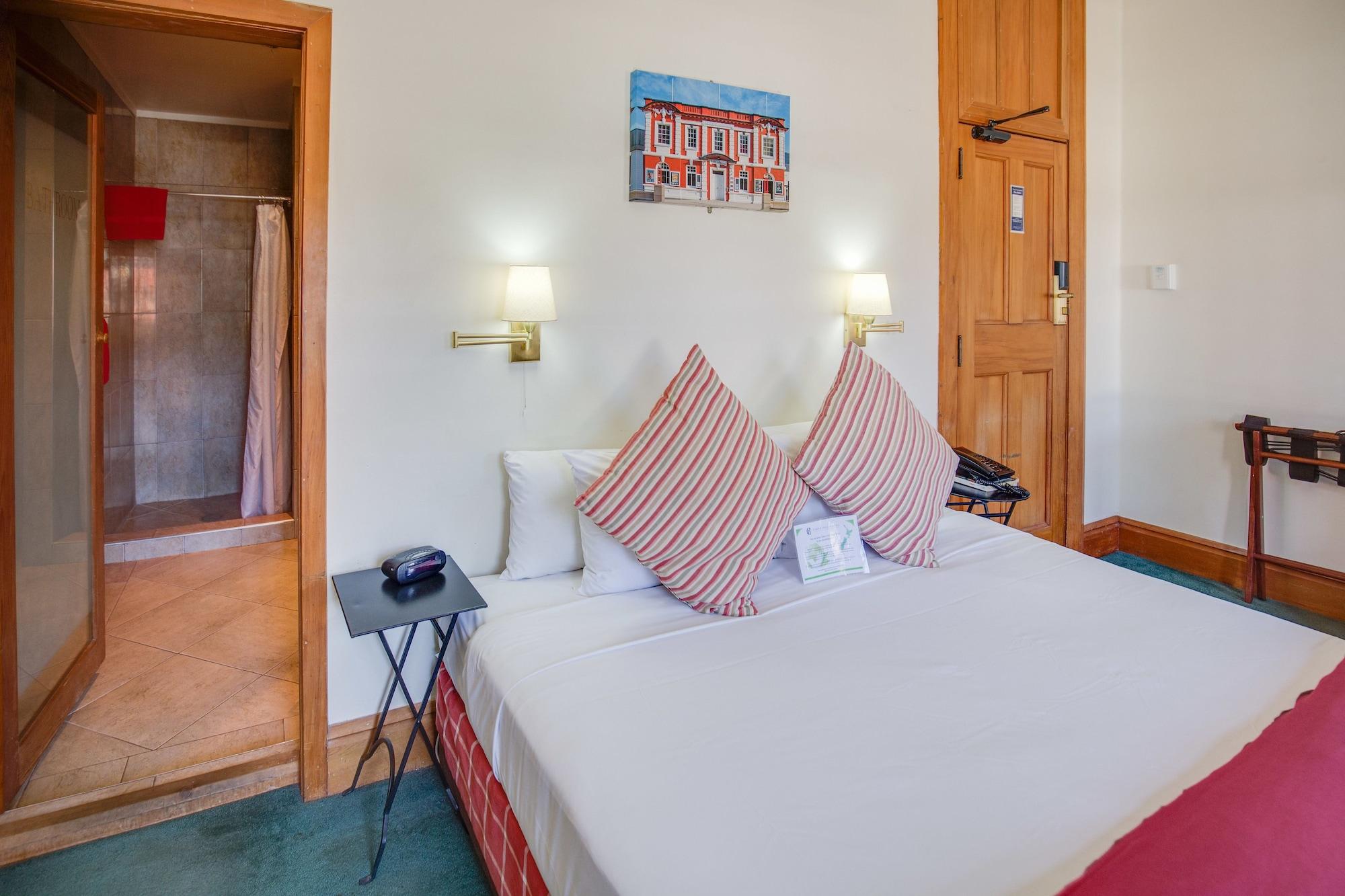 The Cambridge & Backpackers Hostal *