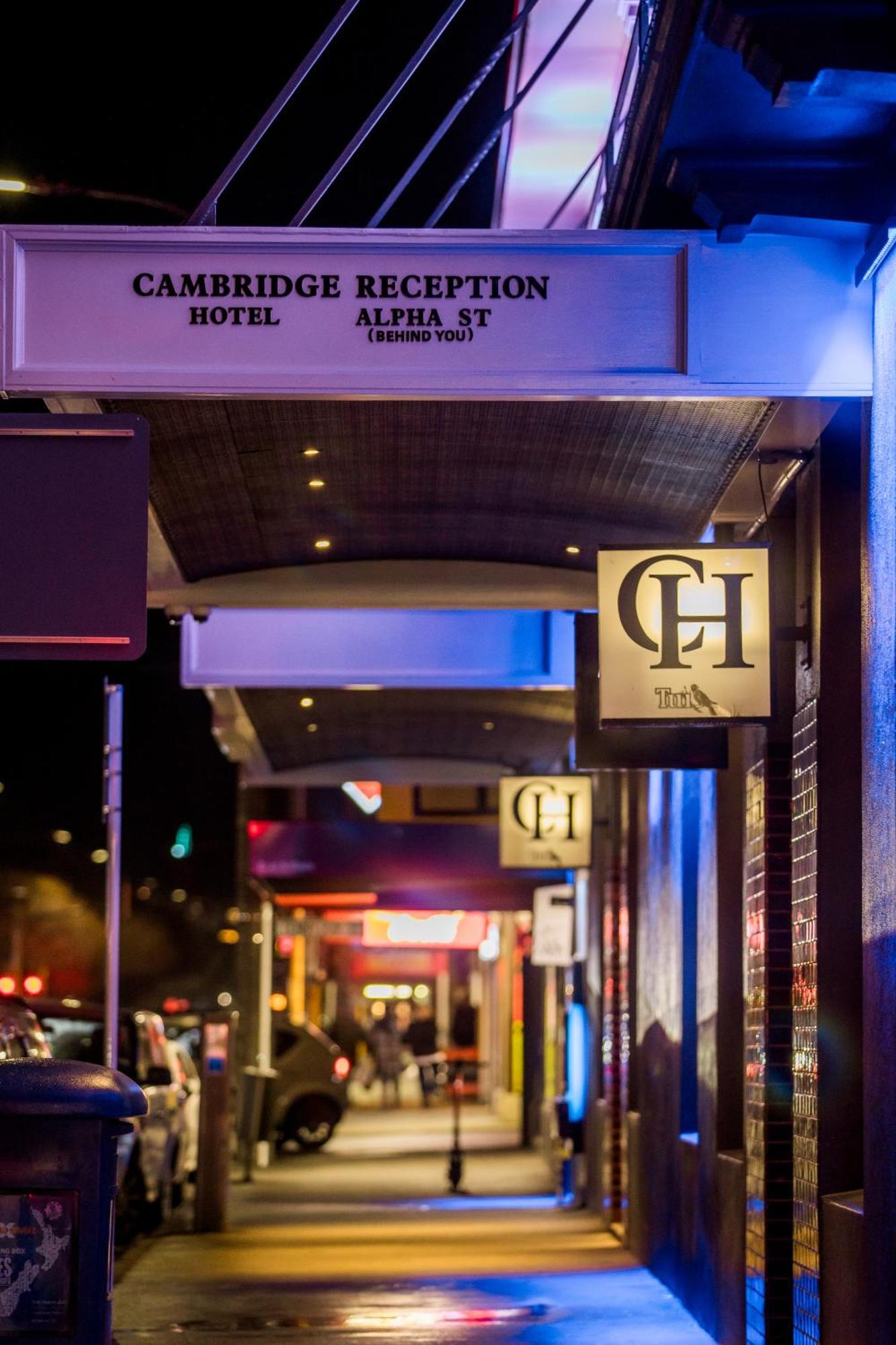 Hostal The Cambridge & Backpackers