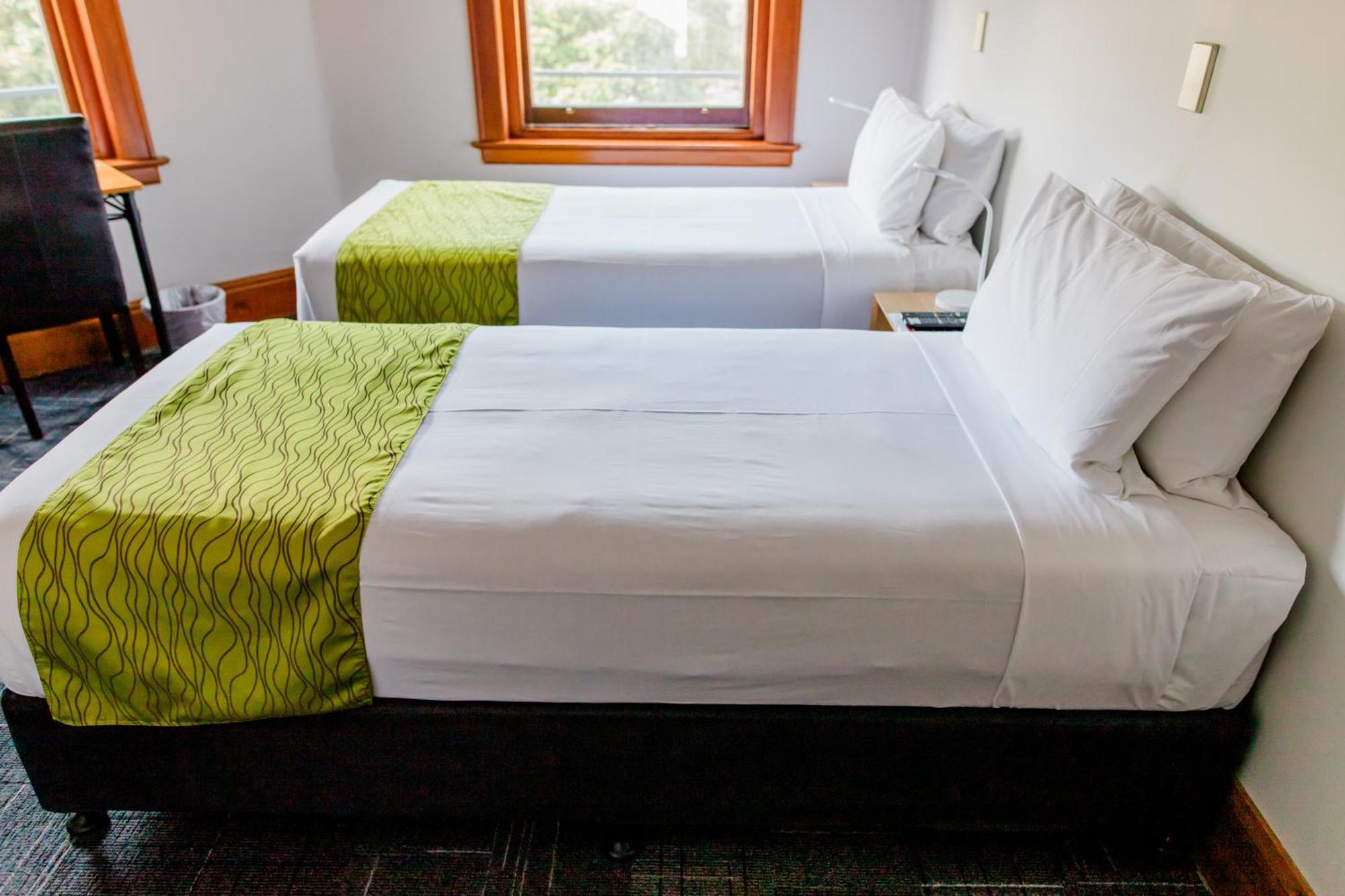 Hostal The Cambridge & Backpackers *