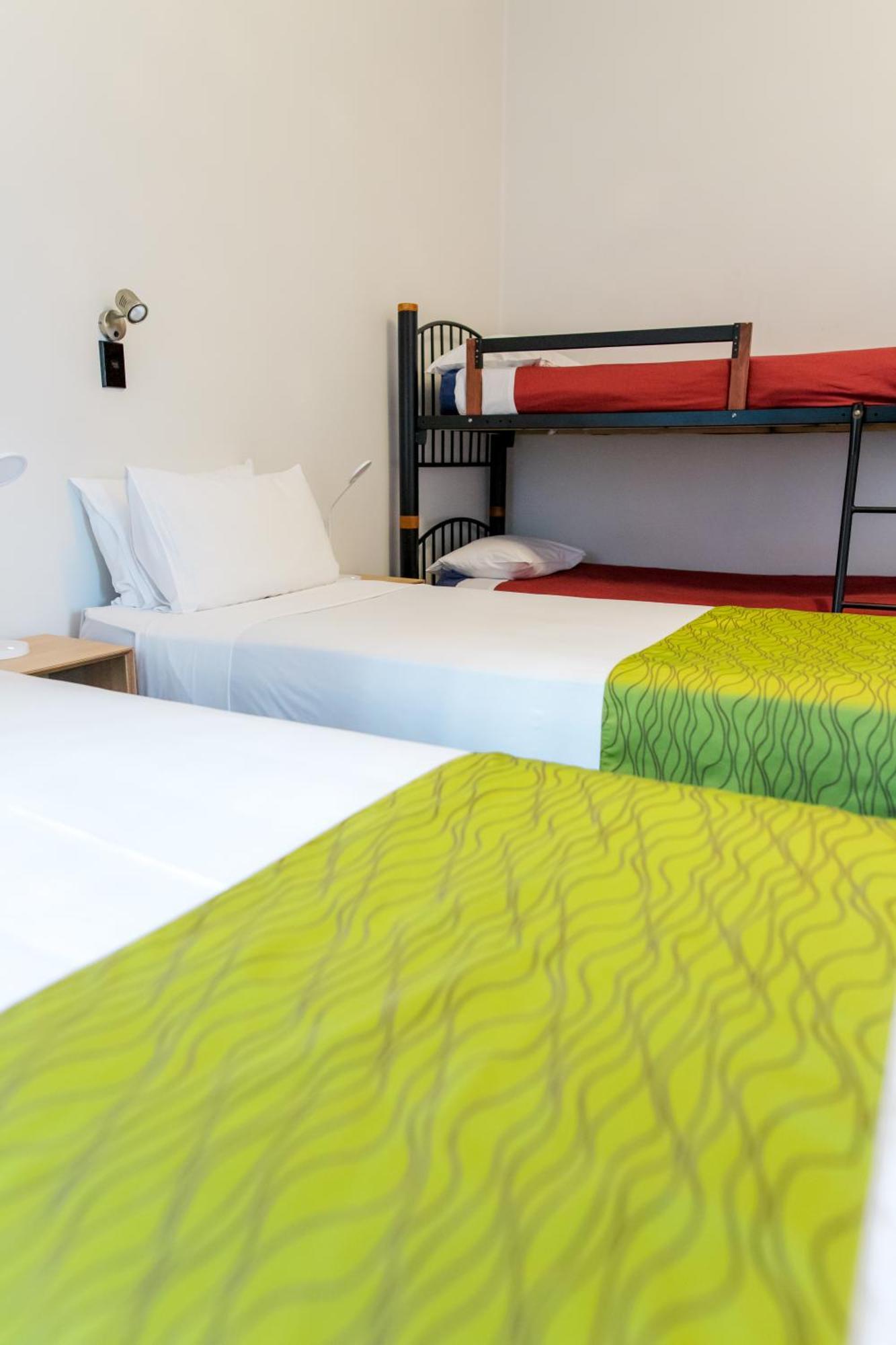The Cambridge & Backpackers Hostal